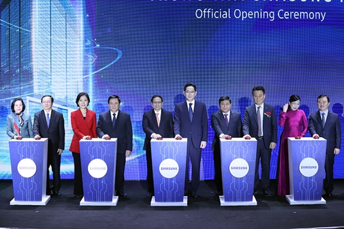 Thủ tướng Chính phủ Phạm Minh Chính dự lễ khánh thành Trung tâm Nghiên cứu và phát triển Samsung