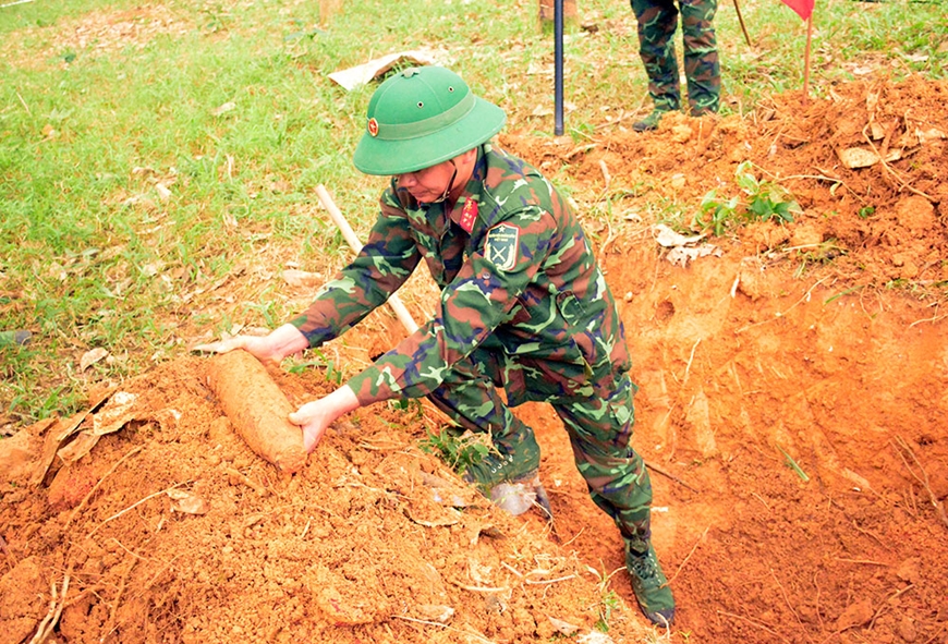 Hồi sinh vùng đất “túi bom”