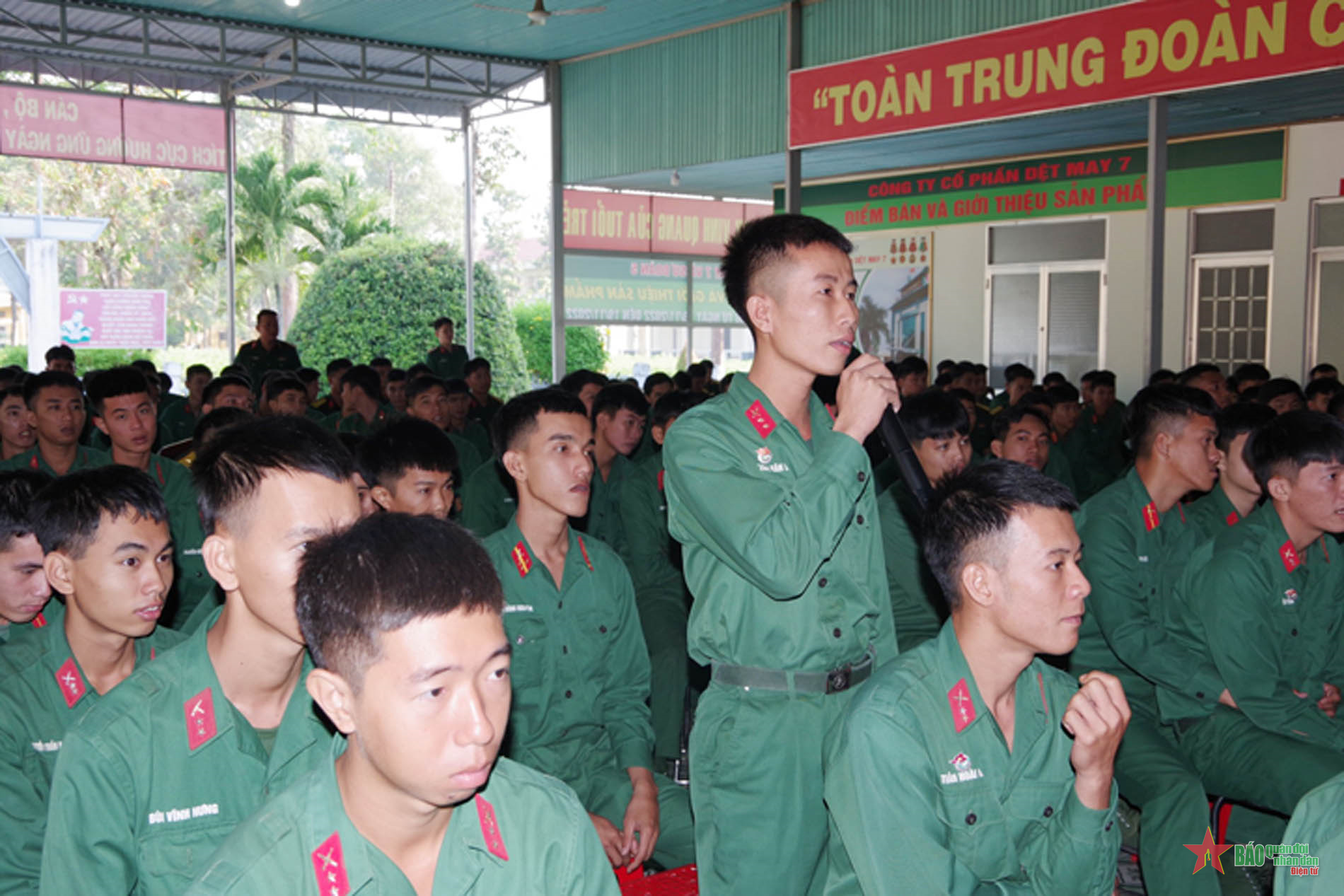 Sư đoàn 5 (Quân khu 7) đối thoại dân chủ với chiến sĩ chuẩn bị xuất ngũ năm 2023