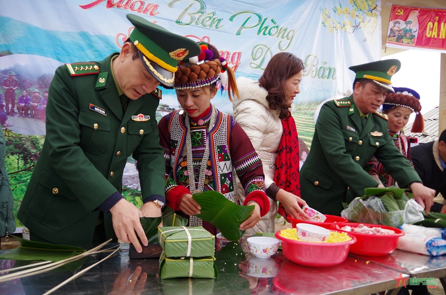 Ấm áp chương trình “Xuân Biên phòng ấm lòng dân bản”