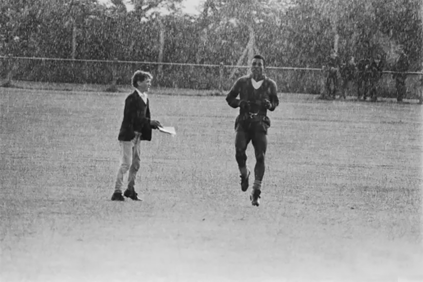 Cuộc đời và sự nghiệp lẫy lừng của “Vua bóng đá” Pele qua những bức ảnh