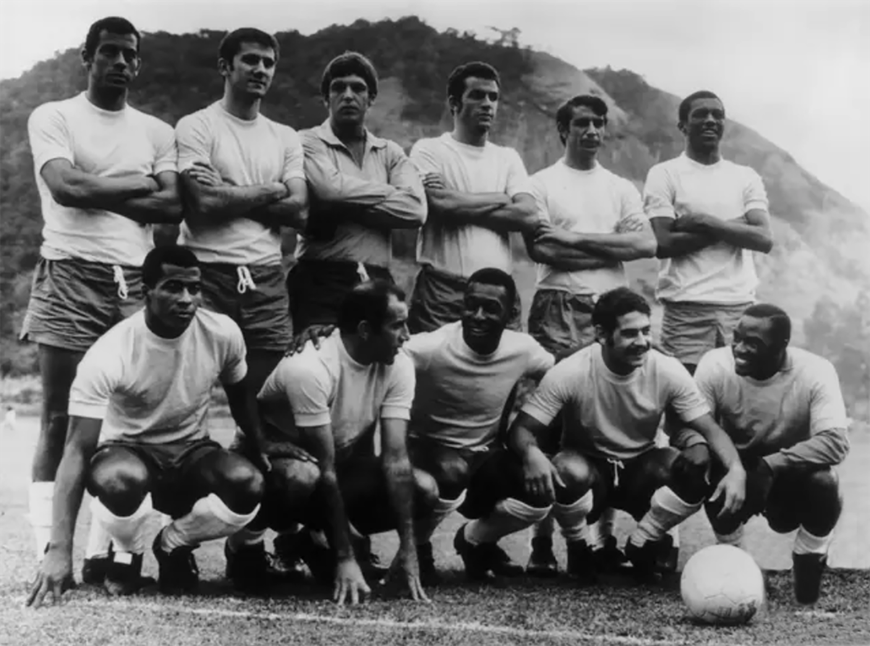 Cuộc đời và sự nghiệp lẫy lừng của “Vua bóng đá” Pele qua những bức ảnh