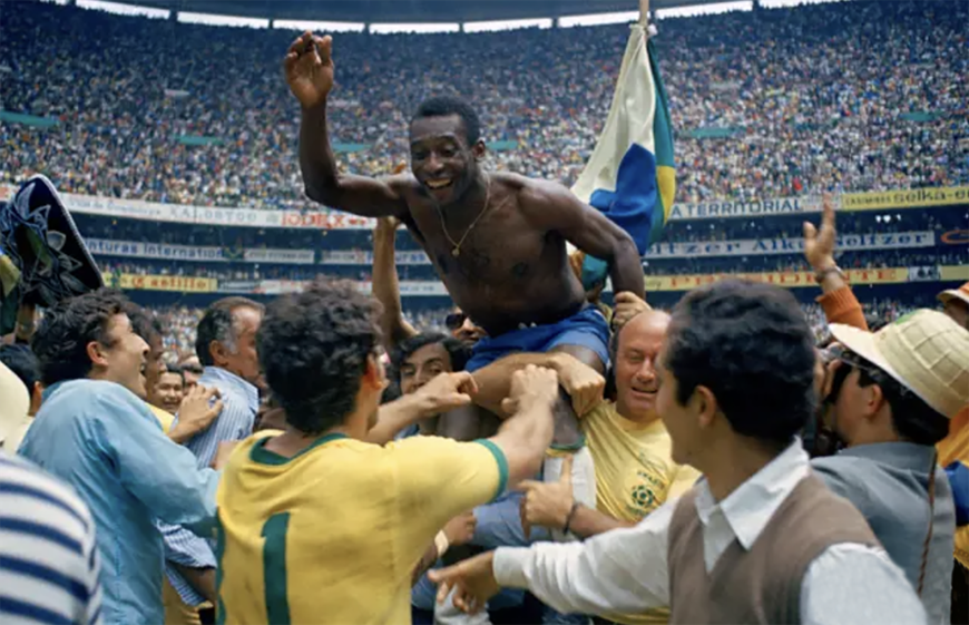 Cuộc đời và sự nghiệp lẫy lừng của “Vua bóng đá” Pele qua những bức ảnh