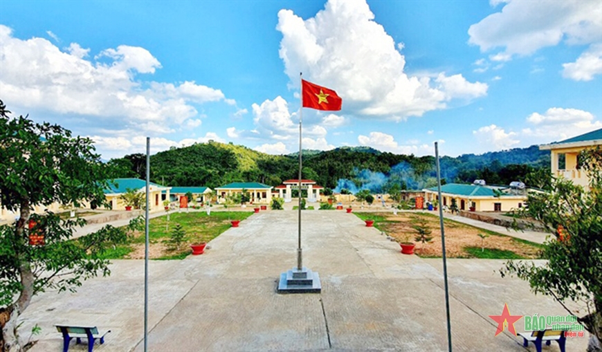 Xây “pháo đài” bên dòng Suối Cát