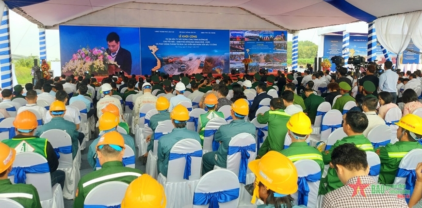 Thủ tướng Phạm Minh Chính phát lệnh khởi công cao tốc Bắc-Nam giai đoạn 2021-2025