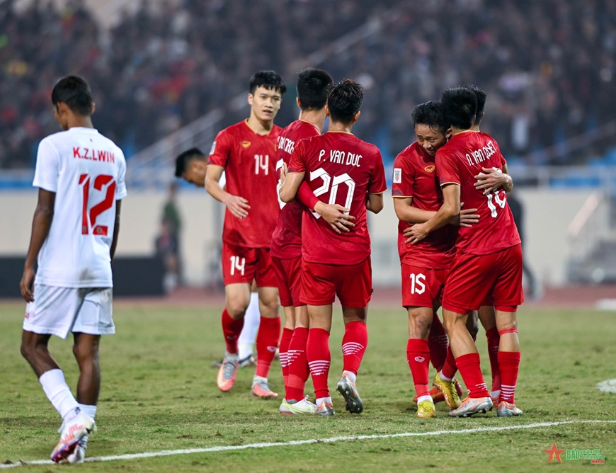 Việt Nam tạm dẫn trước Myanmar 3-0
