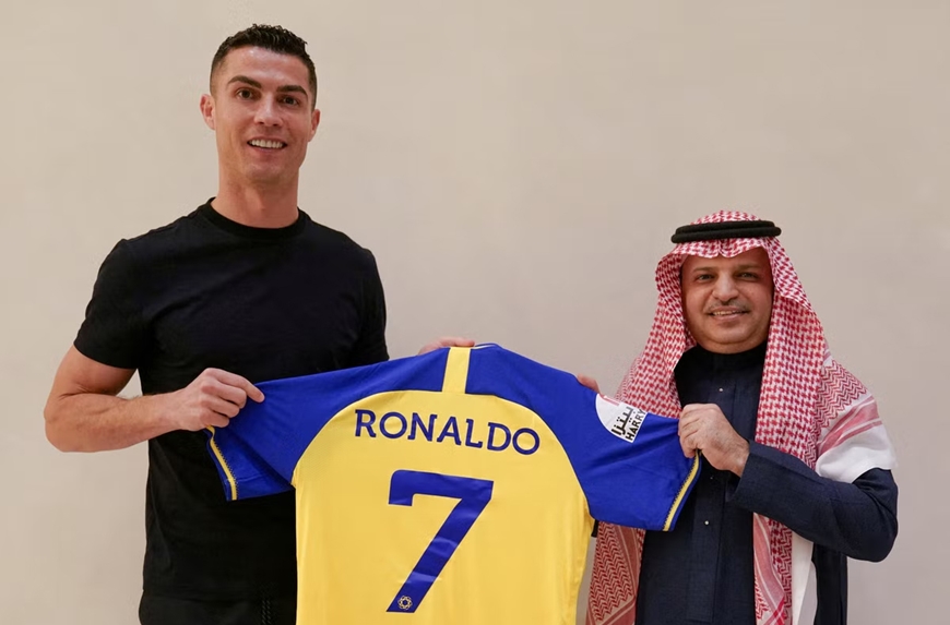 Hình ảnh Ronaldo ra mắt tại Saudi Arabia
