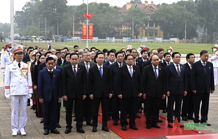 Khai mạc trọng thể Kỳ họp bất thường lần thứ hai, quyết sách 5 vấn đề quan trọng, cấp bách