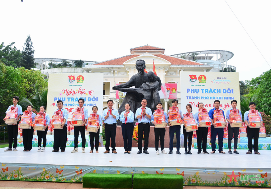 TP Hồ Chí Minh: Chăm lo phụ trách Đội vui Xuân, đón Tết