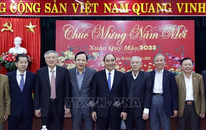 Chủ tịch nước Nguyễn Xuân Phúc gặp mặt nguyên lãnh đạo cấp cao khu vực miền Trung