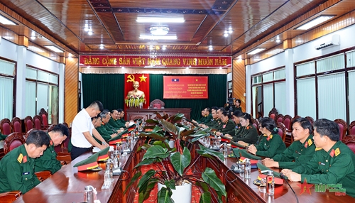 Ban chỉ đạo xây dựng chính trị cơ sở và phát triển nông thôn toàn diện (Bộ Quốc phòng Lào) thăm, chúc Tết Binh đoàn 15