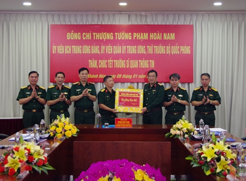 Thượng tướng Phạm Hoài Nam thăm, chúc tết tại Trường Sĩ quan Thông tin