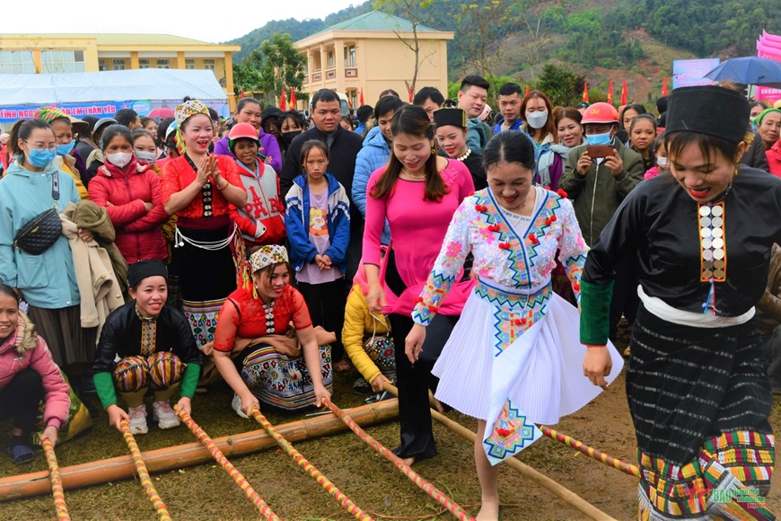 Chương trình nghệ thuật “Xuân biên giới - Tết thắm tình quân dân”