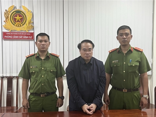 Khởi tố, bắt tạm giam Cục trưởng Cục Đăng kiểm Việt Nam