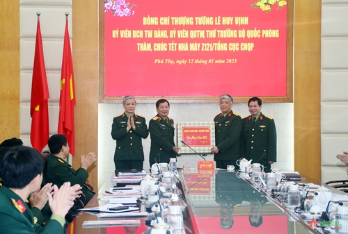 Thượng tướng Lê Huy Vịnh thăm, chúc Tết Nhà máy Z121