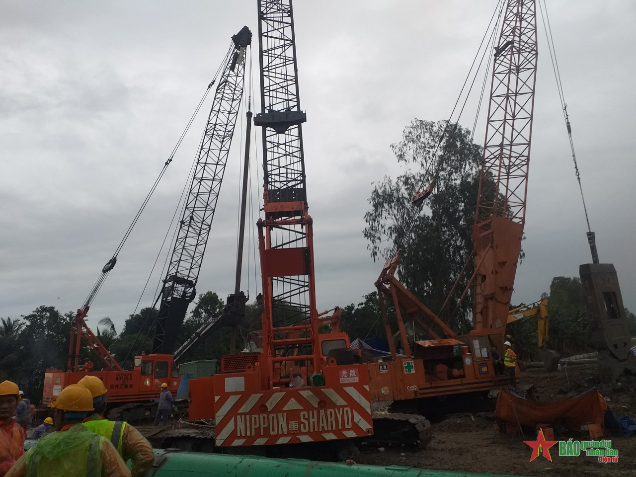 Diễn biến mới trong vụ bé trai 10 tuổi rơi vào trụ bê tông ở Đồng Tháp