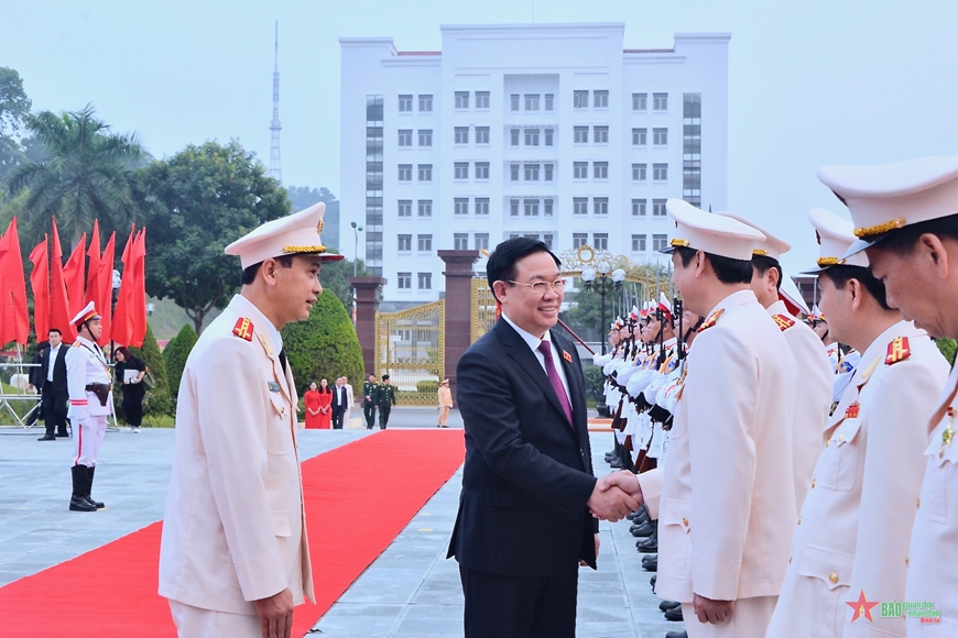 Chủ tịch Quốc hội Vương Đình Huệ: Bảo đảm cho nhân dân đón Tết an toàn, hưởng trọn mùa xuân ấm no, hạnh phúc