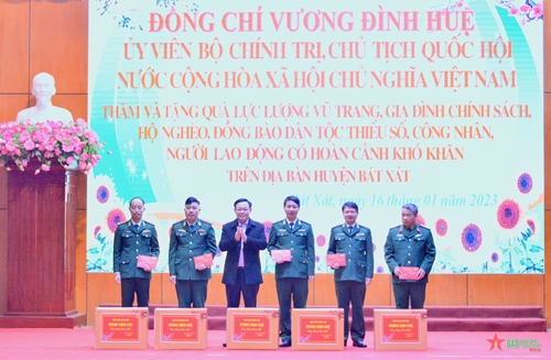 Chủ tịch Quốc hội Vương Đình Huệ: Bộ đội Biên phòng góp phần làm cho diện mạo khu vực biên giới ngày càng khởi sắc
