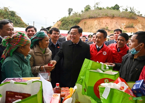 Chủ tịch Quốc hội Vương Đình Huệ: “Tết nhân ái” tô đẹp thêm truyền thống của dân tộc