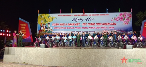 Ngày hội “Xuân khu 5 đoàn kết, tết thắm tình quân dân” tại Khánh Hòa