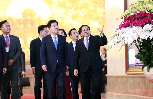 Thủ tướng Chính phủ Phạm Minh Chính hội kiến với Chủ tịch Quốc hội Hàn Quốc Kim Jin Pyo