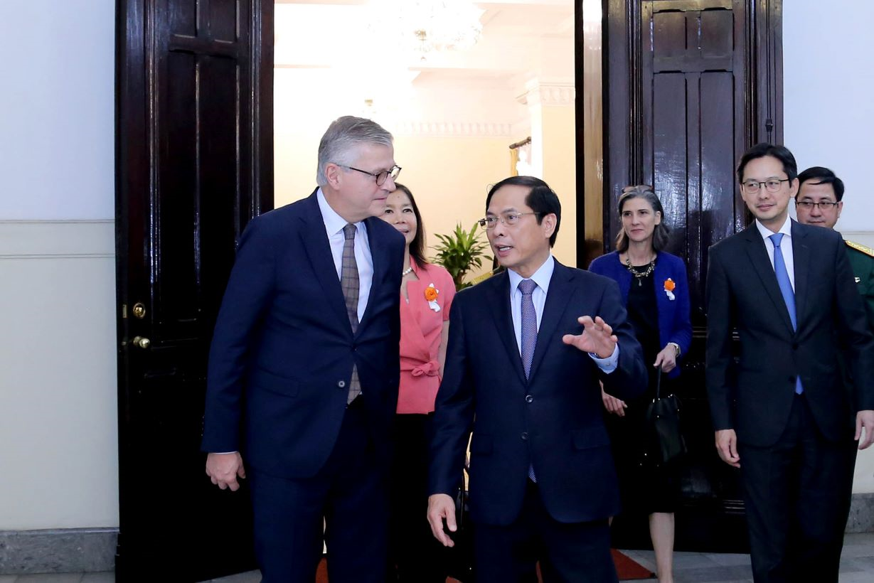 Giữ vững bản sắc đối ngoại Việt Nam, ứng phó với “vạn biến” của thế giới

