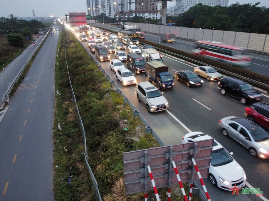 Cao điểm Tết Nguyên đán, phương tiện giao thông ra vào TP Hà Nội như thế nào?