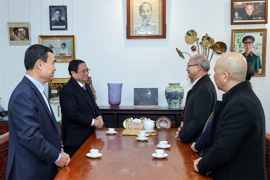 Thủ tướng Chính phủ Phạm Minh Chính dâng hương tưởng niệm cố Thủ tướng Phạm Văn Đồng, Đại tướng Võ Nguyên Giáp