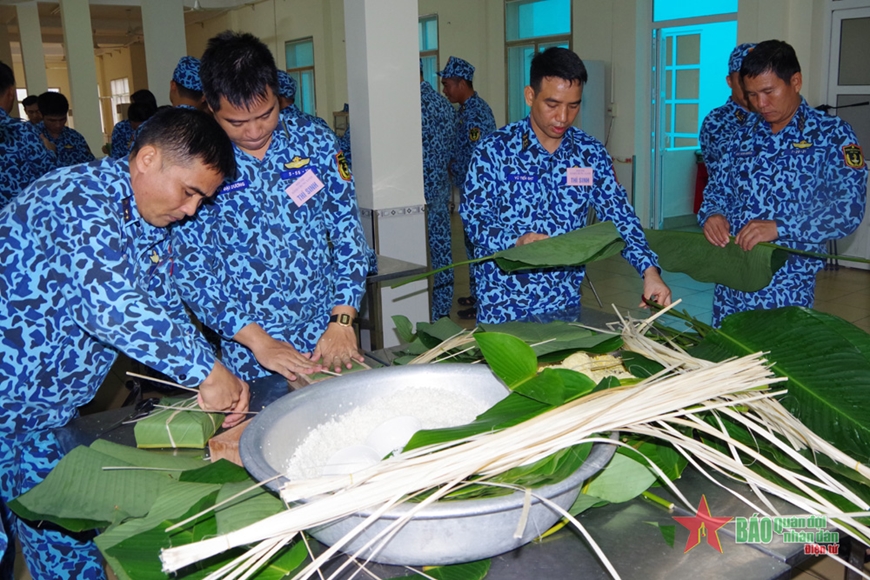 Sôi nổi hoạt động chuẩn bị đón Xuân ở Lữ đoàn Tàu ngầm 189