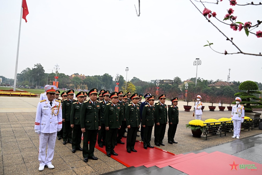 Lãnh đạo Đảng, Nhà nước, Quân đội vào Lăng viếng Chủ tịch Hồ Chí Minh, tưởng niệm các Anh hùng liệt sĩ