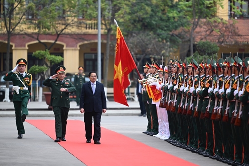 Thủ tướng Chính phủ Phạm Minh Chính thăm, làm việc và chúc Tết Binh chủng Tăng thiết giáp