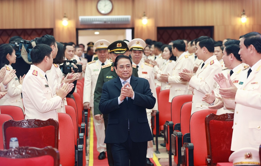 Thủ tướng Phạm Minh Chính kiểm tra, chúc Tết các lực lượng Công an trực Tết