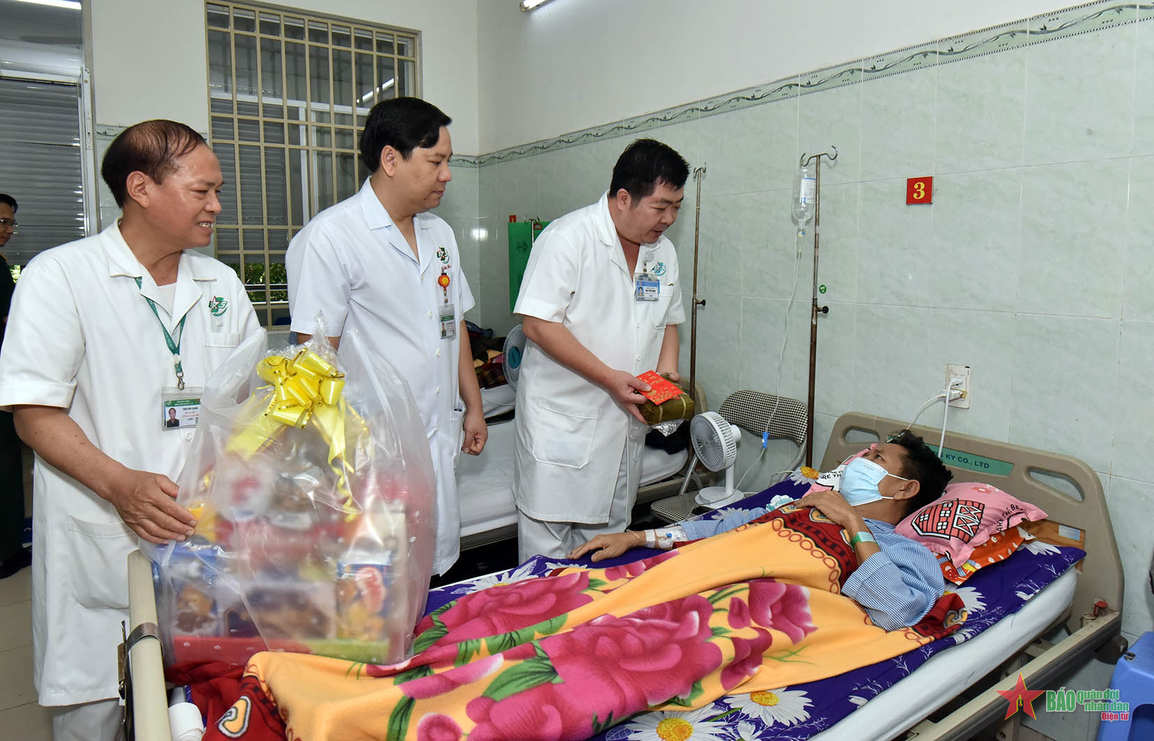 Mang xuân yêu thương đến bệnh nhân