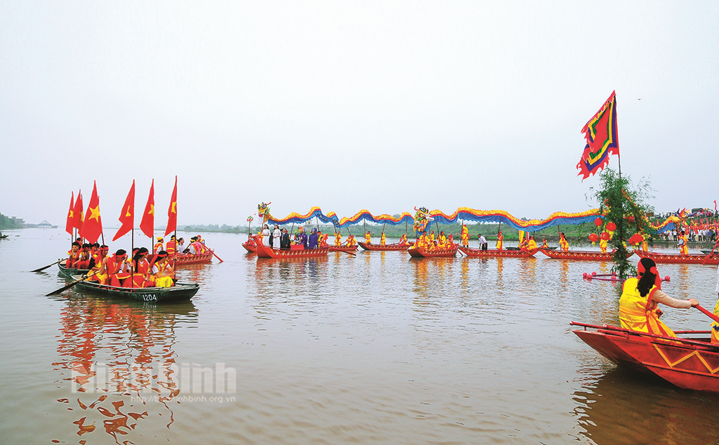 Theo dòng ký ức Hoàng Long