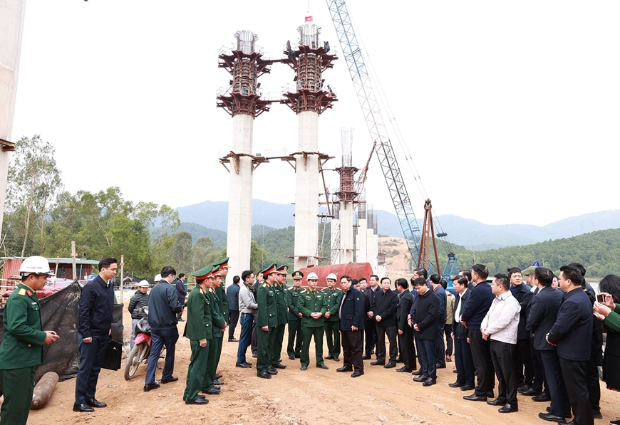 Thủ tướng Chính phủ Phạm Minh Chính: Thi công đường bộ cao tốc bảo đảm tiến độ, chất lượng, không đội vốn