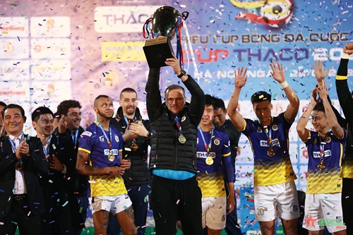HLV của Hà Nội FC nói gì khi đoạt Siêu cúp Quốc gia?