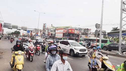 Các tuyến đường vào TP Hồ Chí Minh thông thoáng, chỉ ùn ứ cục bộ