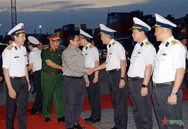 Thủ tướng Phạm Minh Chính dự lễ phát lệnh làm hàng đầu xuân tại Tổng Công ty Tân Cảng Sài Gòn