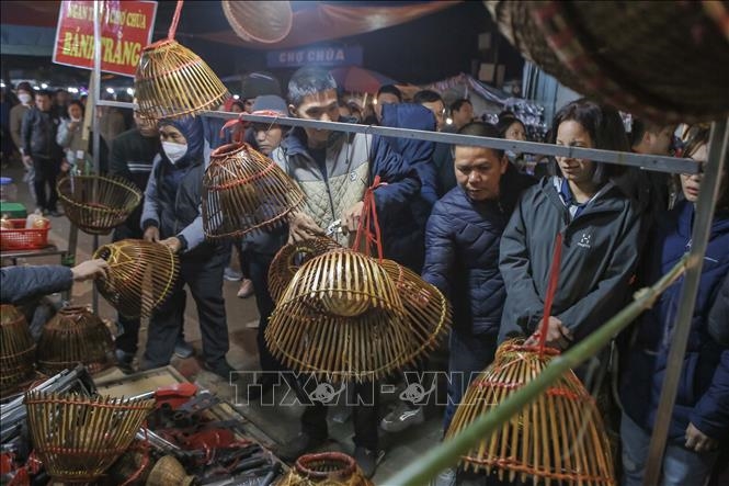 Tấp nập phiên chợ 