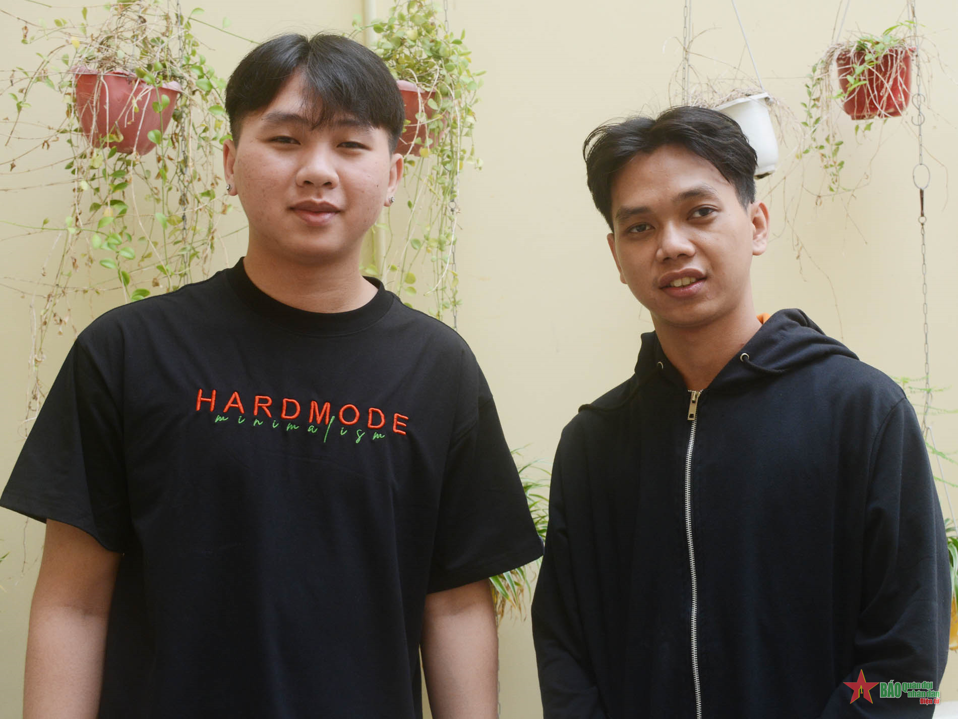 “Vì sao tôi tình nguyện nhập ngũ?” - Câu chuyện thứ hai: Hai anh em ruột cùng tình nguyện nhập ngũ