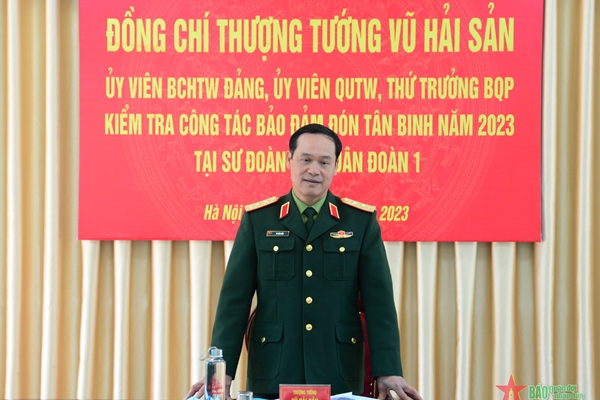 Thượng tướng Vũ Hải Sản kiểm tra công tác bảo đảm đón nhận tân binh tại Sư đoàn 308