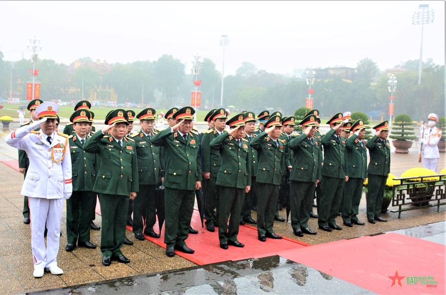 Lãnh đạo Đảng, Nhà nước, Quân đội vào Lăng viếng Chủ tịch Hồ Chí Minh, tưởng niệm các Anh hùng liệt sĩ