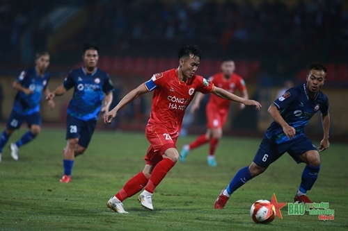 Câu lạc bộ Công an Hà Nội - câu lạc bộ Bình Định: 5-0  - Chiến thắng ngày trở lại