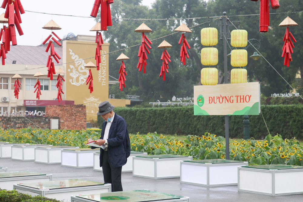 Thơ ca có vị trí quan trọng trong dòng chảy lịch sử dân tộc