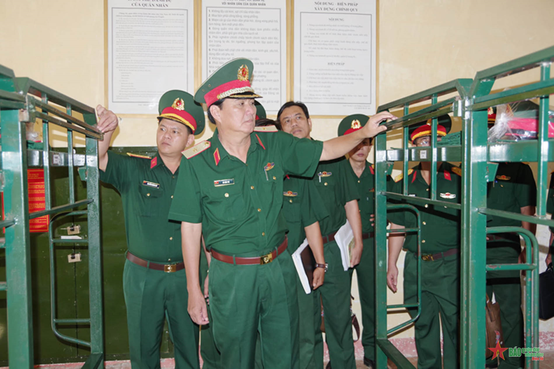 Kiểm tra công tác chuẩn bị tiếp nhận và huấn luyện chiến sĩ mới năm 2023 tại Sư đoàn 5