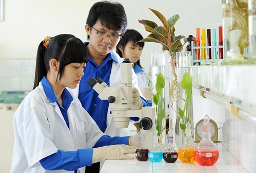 Nghị quyết của Bộ Chính trị về phát triển và ứng dụng công nghệ sinh học phục vụ phát triển bền vững đất nước