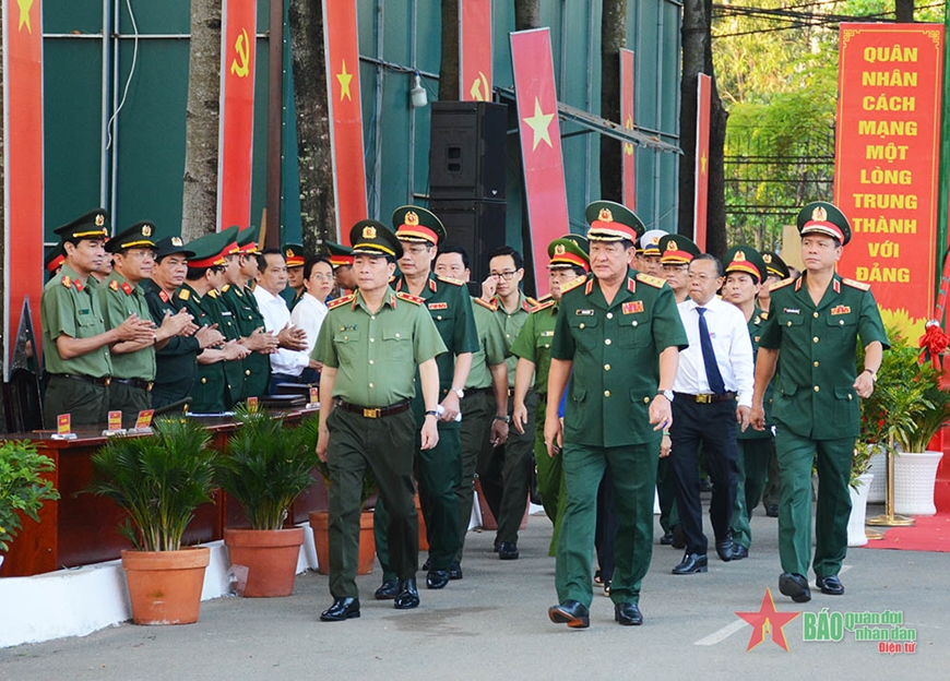 Thượng tướng Võ Minh Lương động viên thanh niên TP Hồ Chí Minh lên đường nhập ngũ