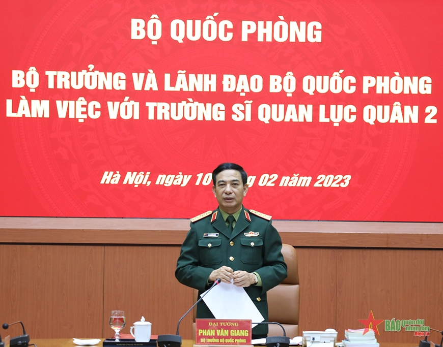 Đại tướng Phan Văn Giang làm việc với Trường Sĩ quan Lục quân 2