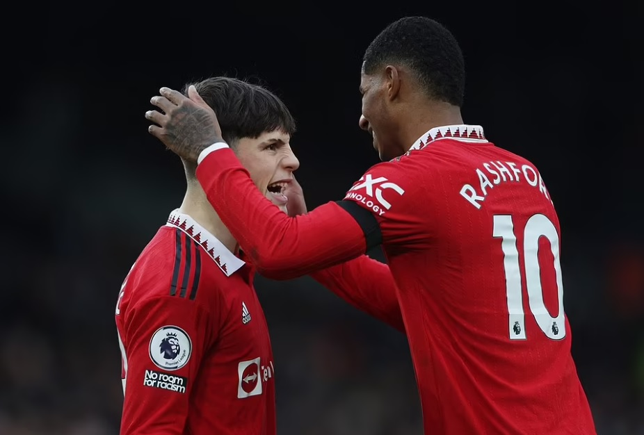 Trận MU thắng 2-0 trước Leeds