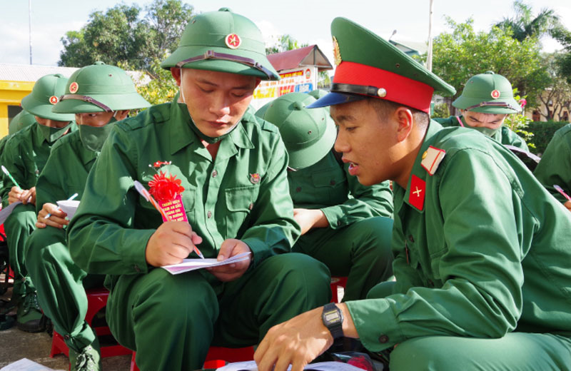 Ngày đầu về đơn vị